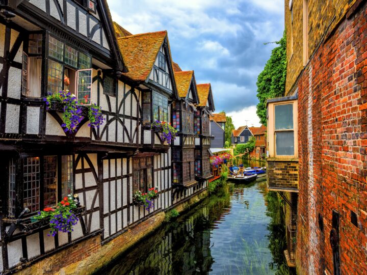 Medieval houses and river Stour in Canterbury Old Town, Kent, En