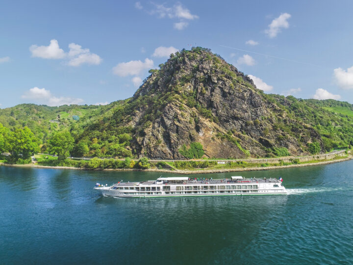 La majestueuse vallée du Rhin romantique et le rocher légendaire de la Lorelei