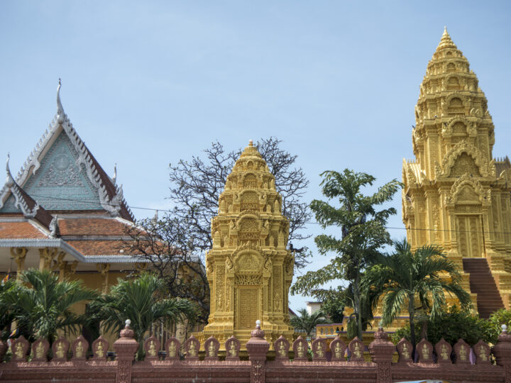 CAMBODIA PHNOM PENH WAT OUNALOM TEMPLE